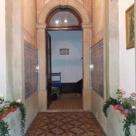 Casa Dragao Bed & Breakfast *