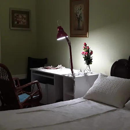 Casa Dragao Bed & Breakfast *